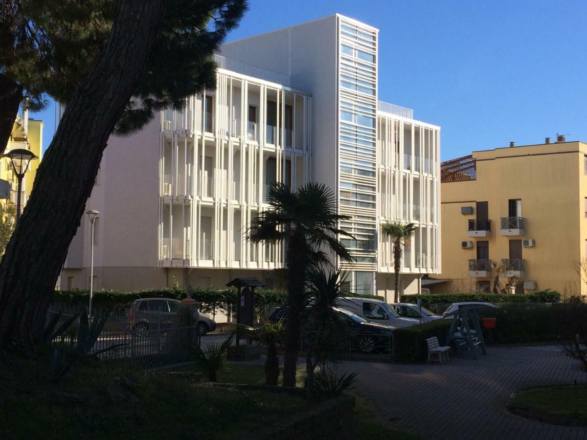 Milan Residence Rosolina Mare Extérieur photo